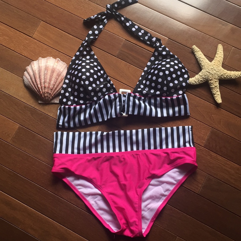 Cute bikini - Picture 3 of 4